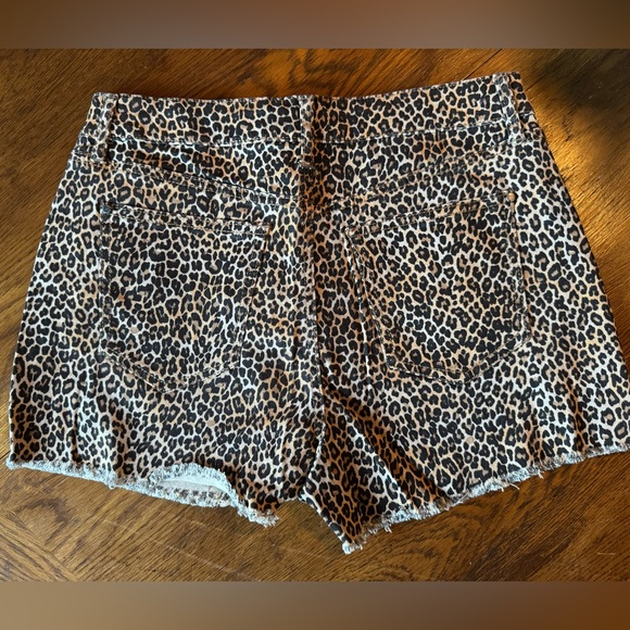 Leopard Shorts - Picture 2 of 3